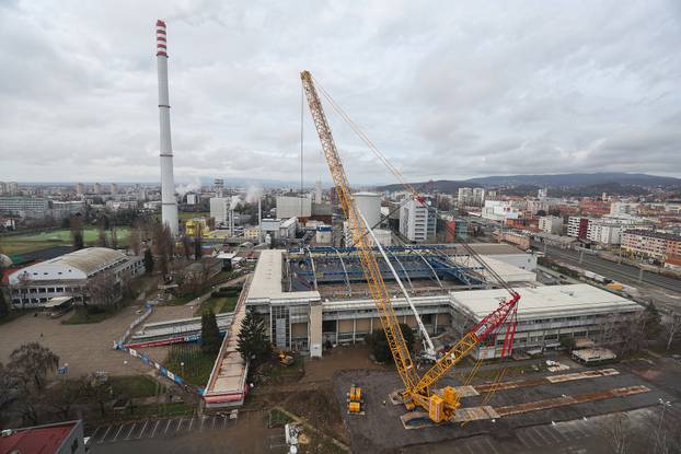 Zagreb: Najveća dizalica u gradu započela s radom 