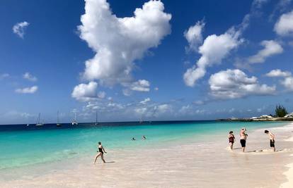 Barbados uvodi jednogodišnju vizu sa sve koji rade na daljinu