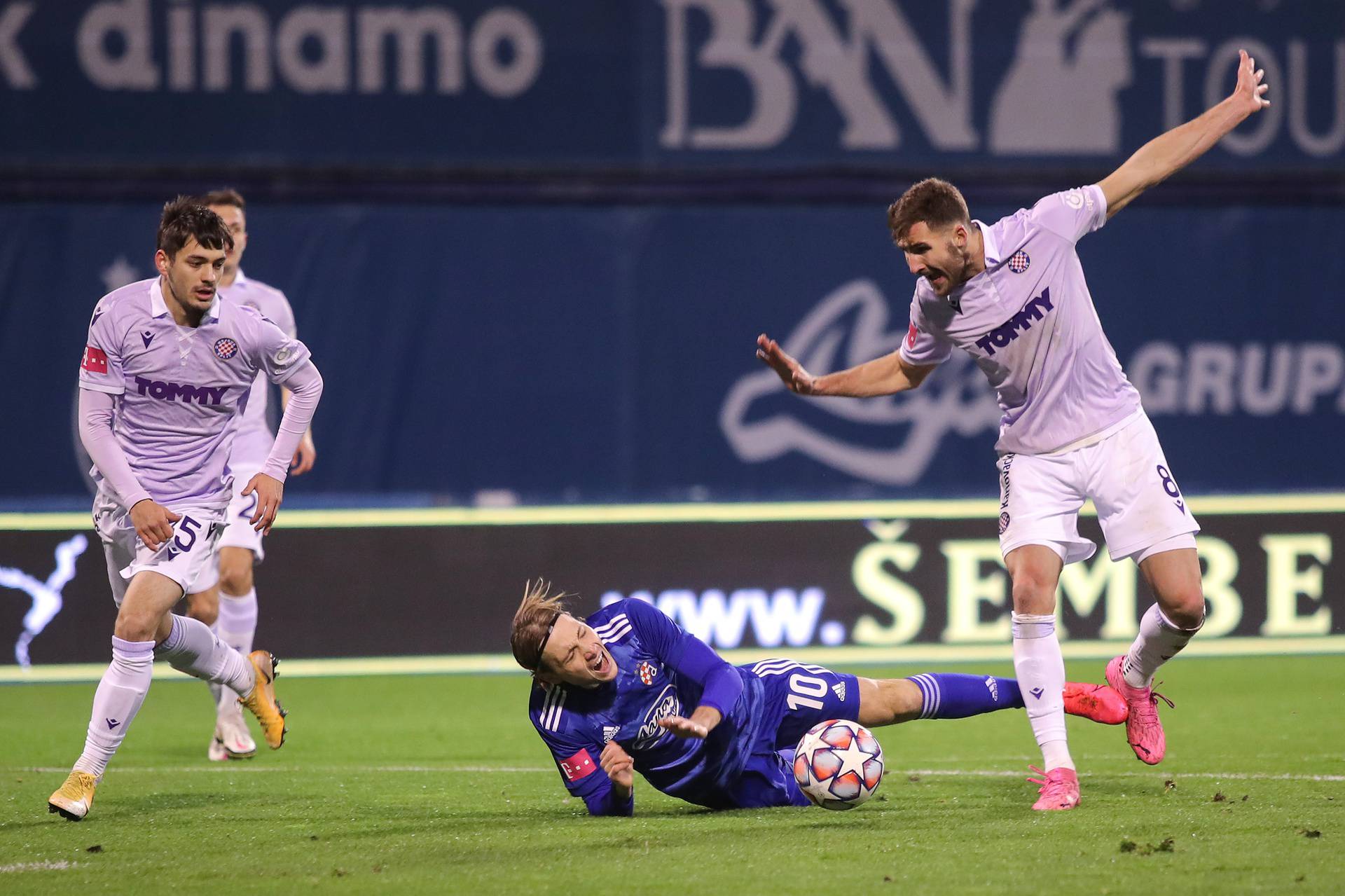 Dinamo i Hajduk sastali se u zaostalom 13. kolu HT Prve lig