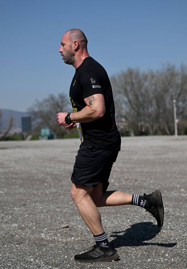 Zagreb: Na Bundeku organizirana utrka "Yellow Ribbon Run Pobijedimo predrasude" u kojoj je sudjelovao i ministar Habijan