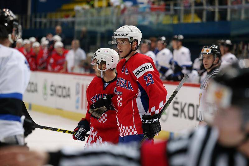 Hrvatski hokejaši pobijedili su Estonce i ostali u igri za odličje