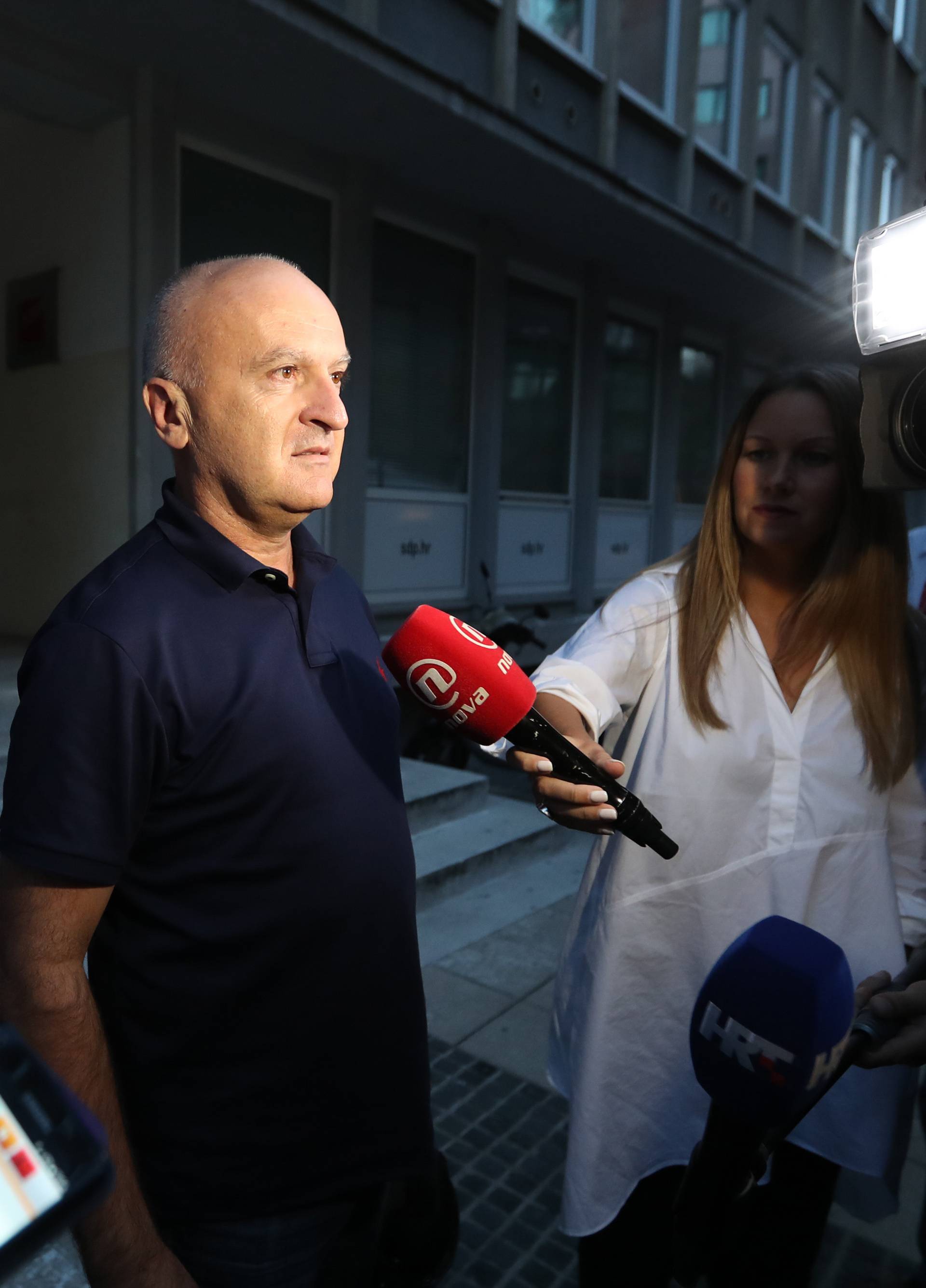 Zagreb: Predrag MatiÄ dao izjavu za medije nakon sastanka uÅ¾eg dijela PredsjedniÅ¡tva SDP-a