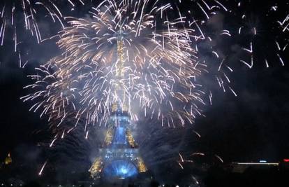 Eiffel zabljesnuo: Spektakl na nebu zapanjio sve prisutne