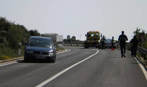 Pijan prebrzo vozio i udario je automobilom u Mercedes