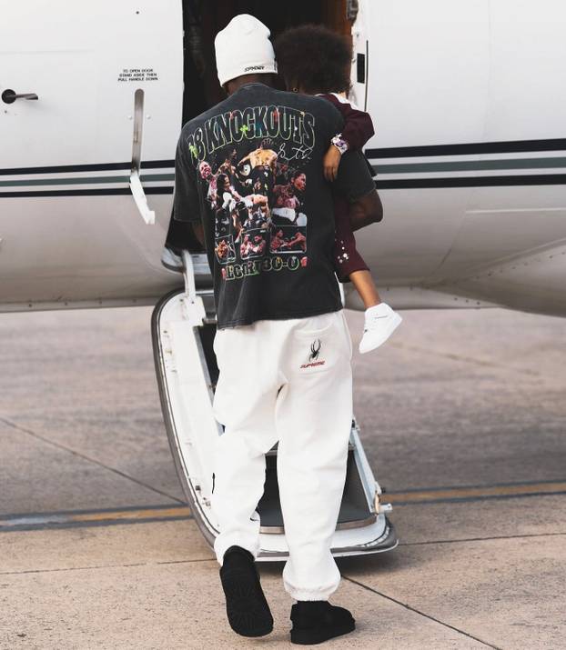 Zvijezda Galatasaraya kaže da mu izgled nije bitan. Pogledajte kako izgleda njegova djevojka