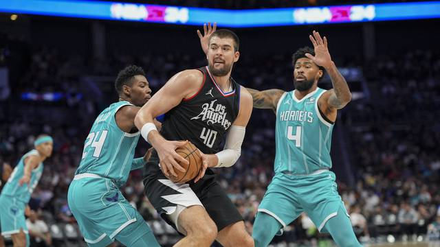 NBA: Los Angeles Clippers at Charlotte Hornets