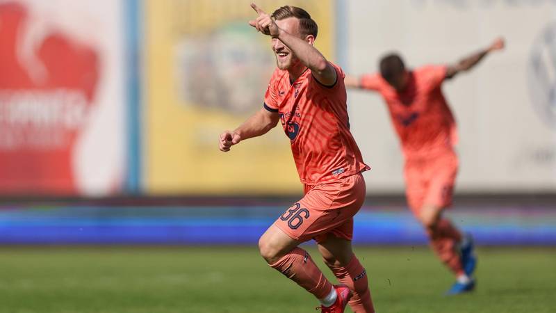 UŽIVO Slaven - Osijek 0-3: Gosti 'protutnjali' Koprivnicom u prvih 45 minuta i zabili 'tricu' 15 images 2025 17 pxl 040525 132206965