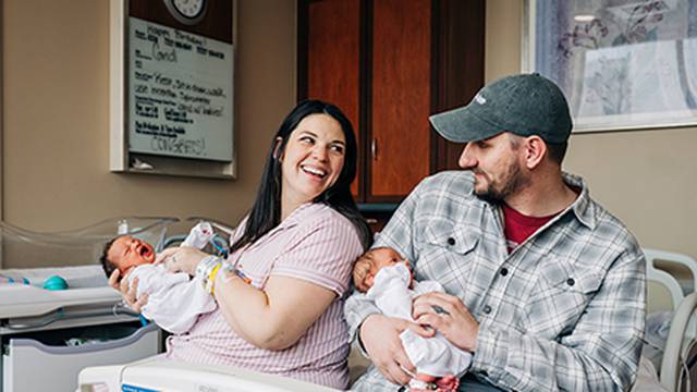 Medicinsko čudo pred Božić: Amerikanka s dvije maternice u dva dana  rodila dvije djevojčice