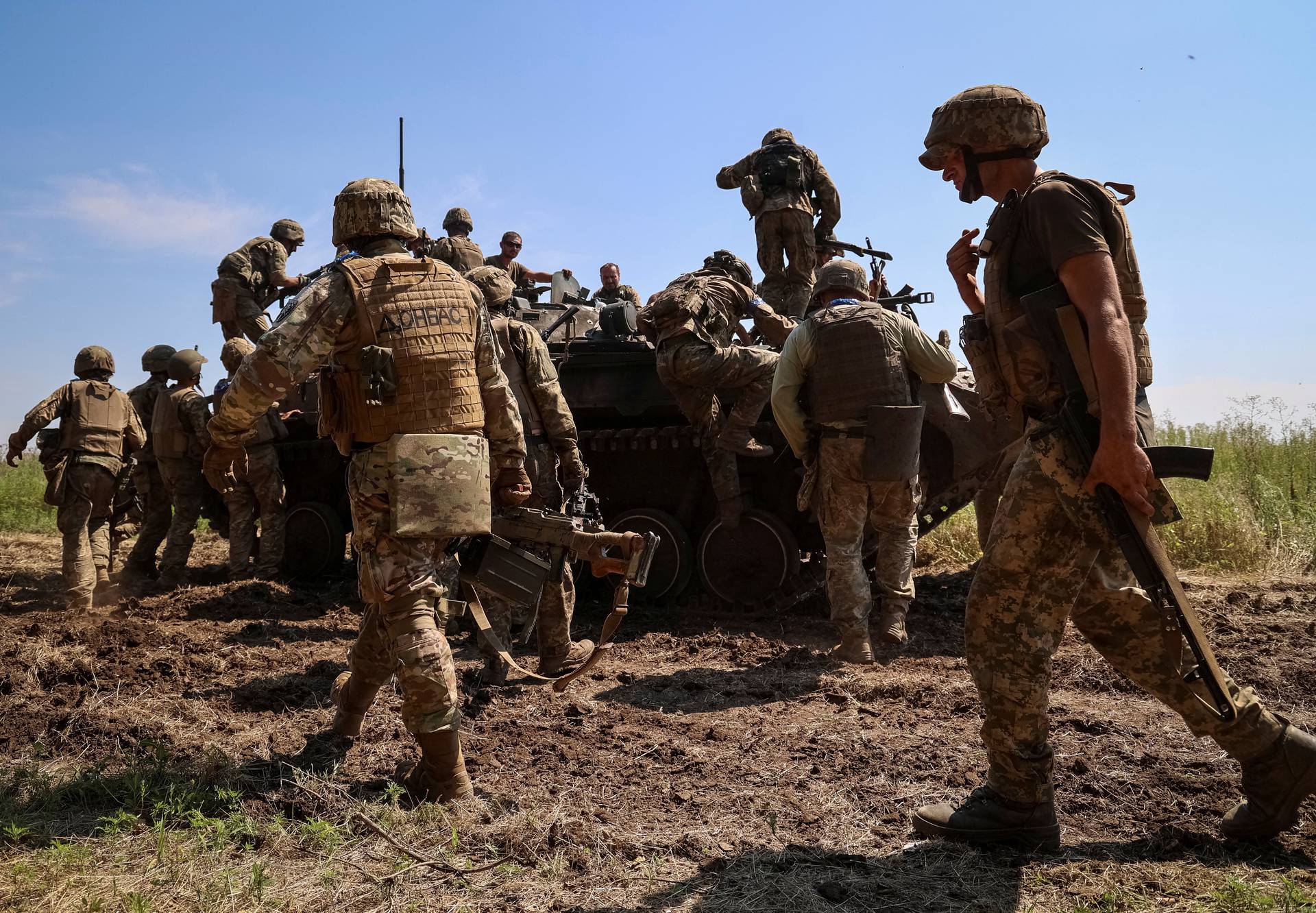 Ukrainian service members are seen in Zaporizhzhia region