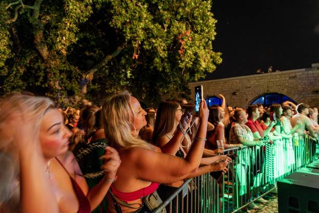 Pula: Vesna Pisarović održala koncert na Kaštelu