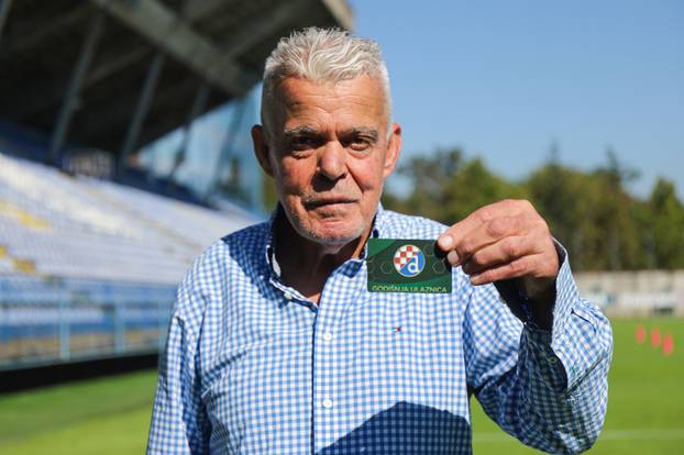 Zagreb: Strastveni navijač Dinama, djed Osman Lendo, posjetio je klub i upoznao Brunu Petkovića 