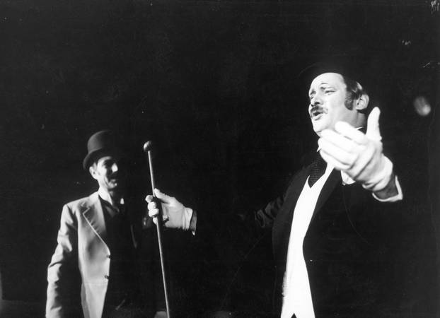 FOTO 'Mala Floramye' slavi 99. rođendan! Pogledajte kako se postava mijenjala kroz godine