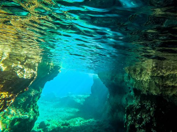 Vela Luka: Podmorje južne strane otoka Korčule