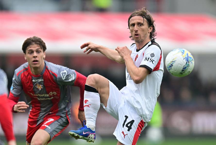 Serie A - Cremonese v AC Milan