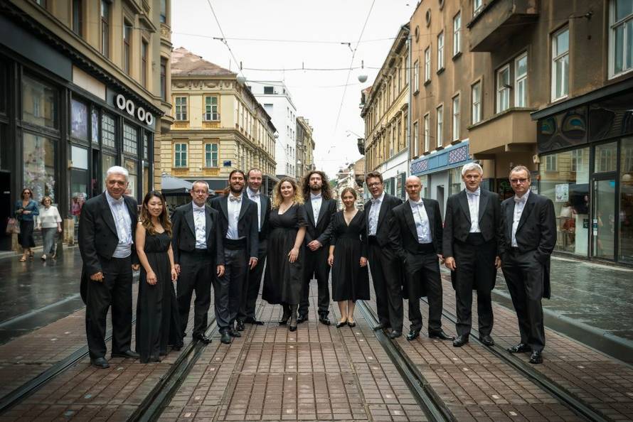 Zagrebački solisti svirat će na Sceni Amadeo u čast glazbene legende Arsena Dedića...