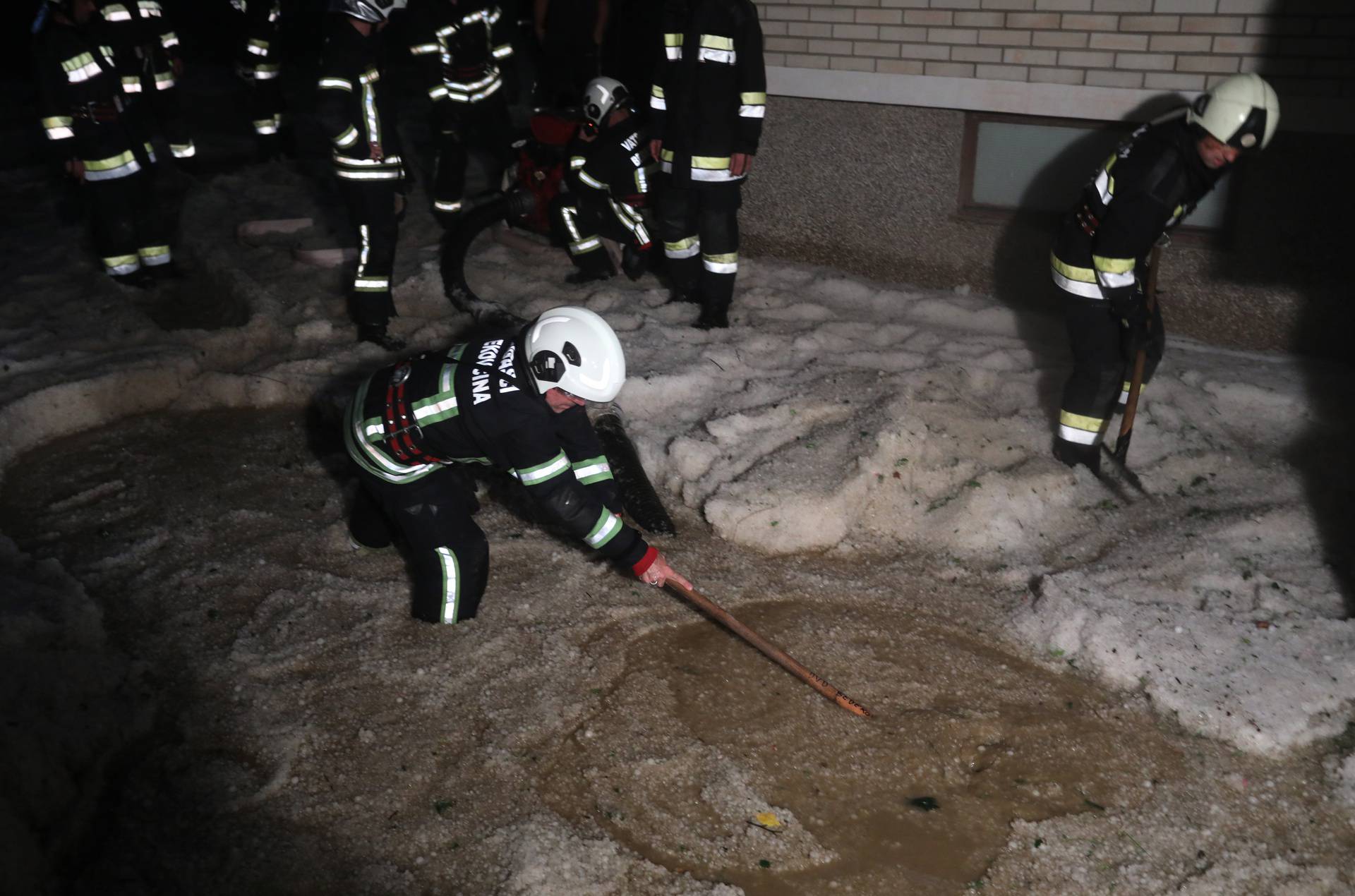 Novo nevrijeme poharalo Zagorje: Nakon tuče obilna kiša potopila ceste kod Poznanovca 