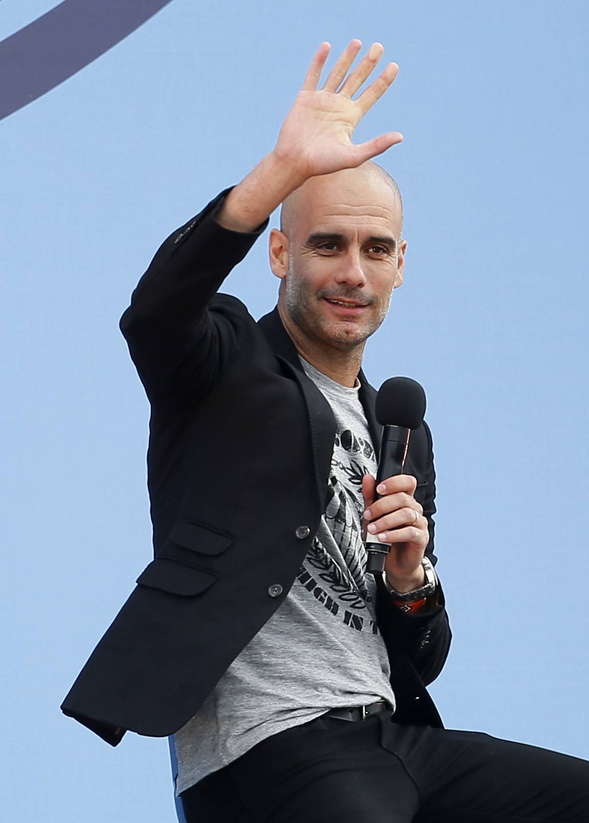 Pep Guardiola presented to Manchester City fans