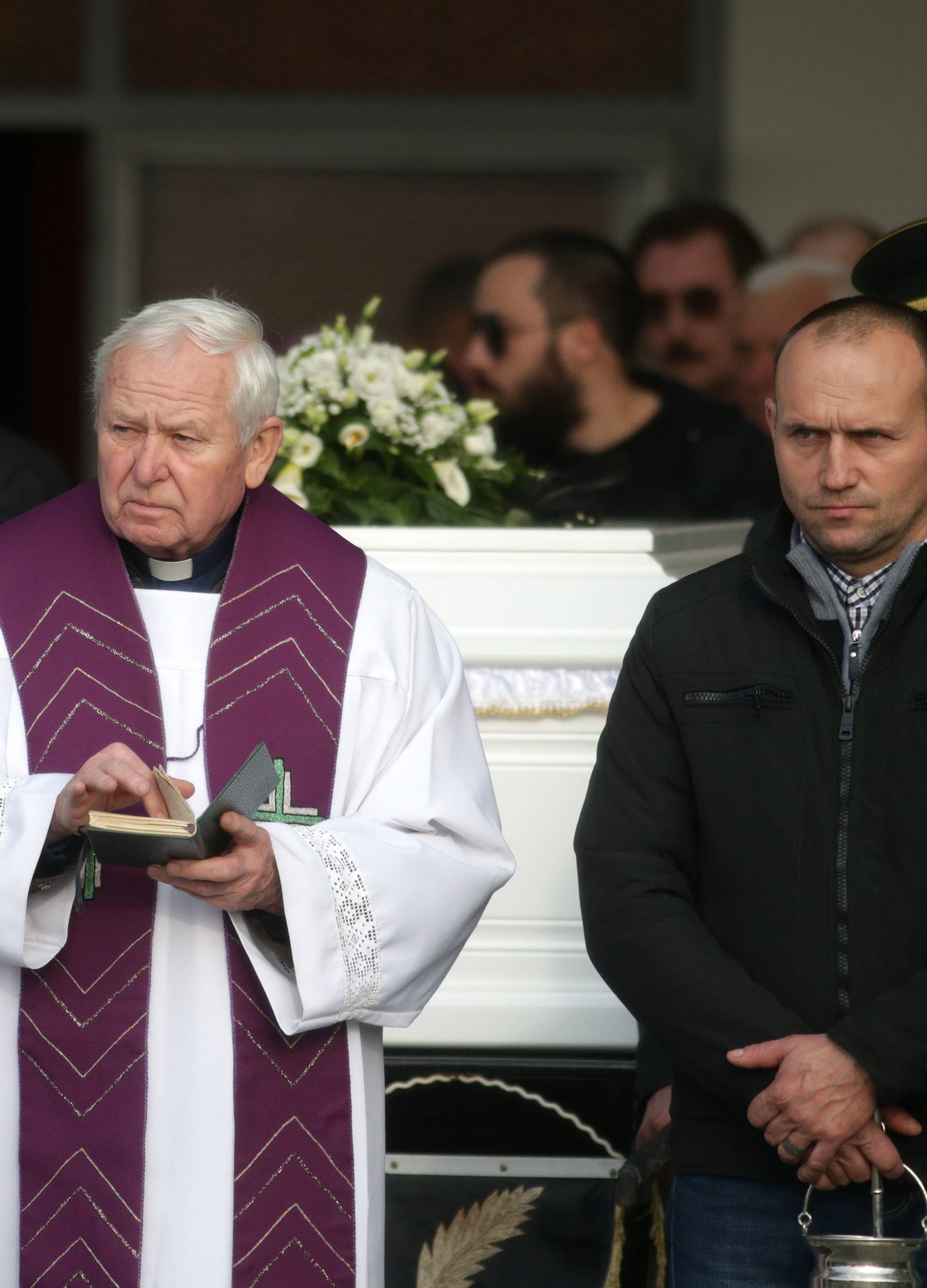 Jasminina majka neutješno je plakala: Nije mogla ni stajati...