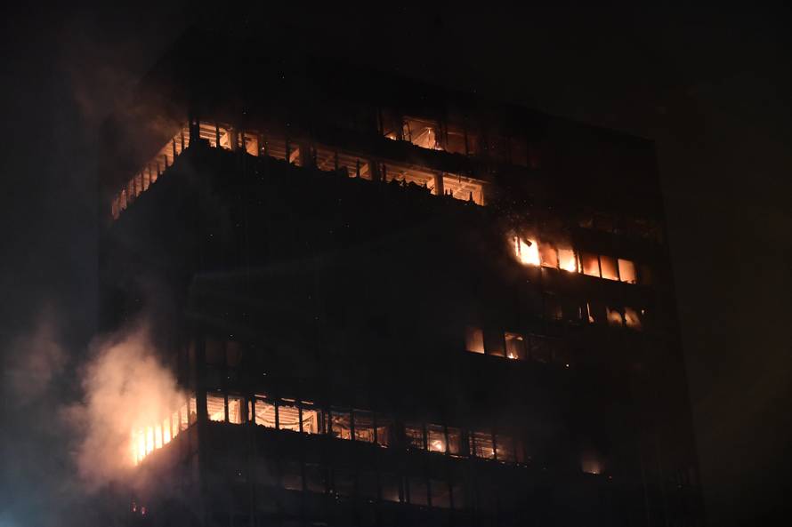 Zagreb: Pozar u Vjesnikovom neboderu