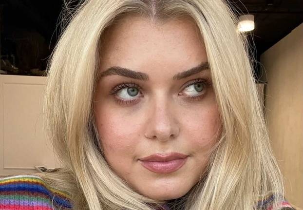 FOTO Plus-size manekenka voli pozirati u donjem rublju: 'Često dobivam bračne ponude'