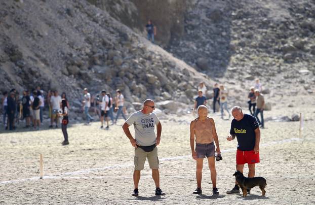 ARHIVA: Utakmica na dnu isušenog Modrog jezera koje danas doseže rekordan vodostaj