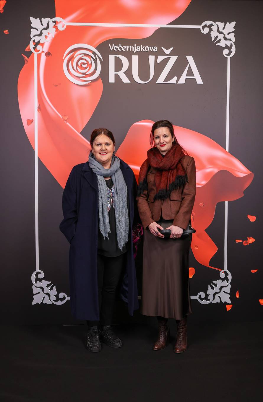 Zagreb: Uzvanici na dodjelu medijske nagrade "Večernjakova ruža" u Hrvatskom narodnom kazalištu