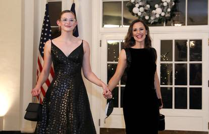 Kći Bena Afflecka iznenadila obožavatelje, na večeri u Bijeloj kući zablistala u svečanoj haljini