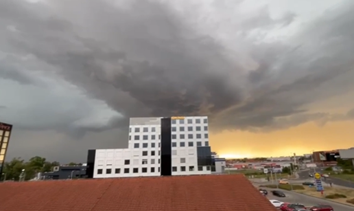 VIDEO Pogledajte nevrijeme s ki&scaron;om i grmljavinom koje sti&zcaron;e sa zapada: 'Budite na oprezu!'