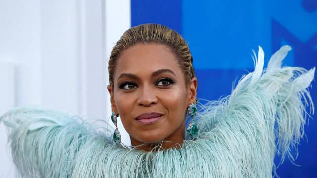 FILE PHOTO: Singer Beyonce arrives at the 2016 MTV Video Music Awards in New York
