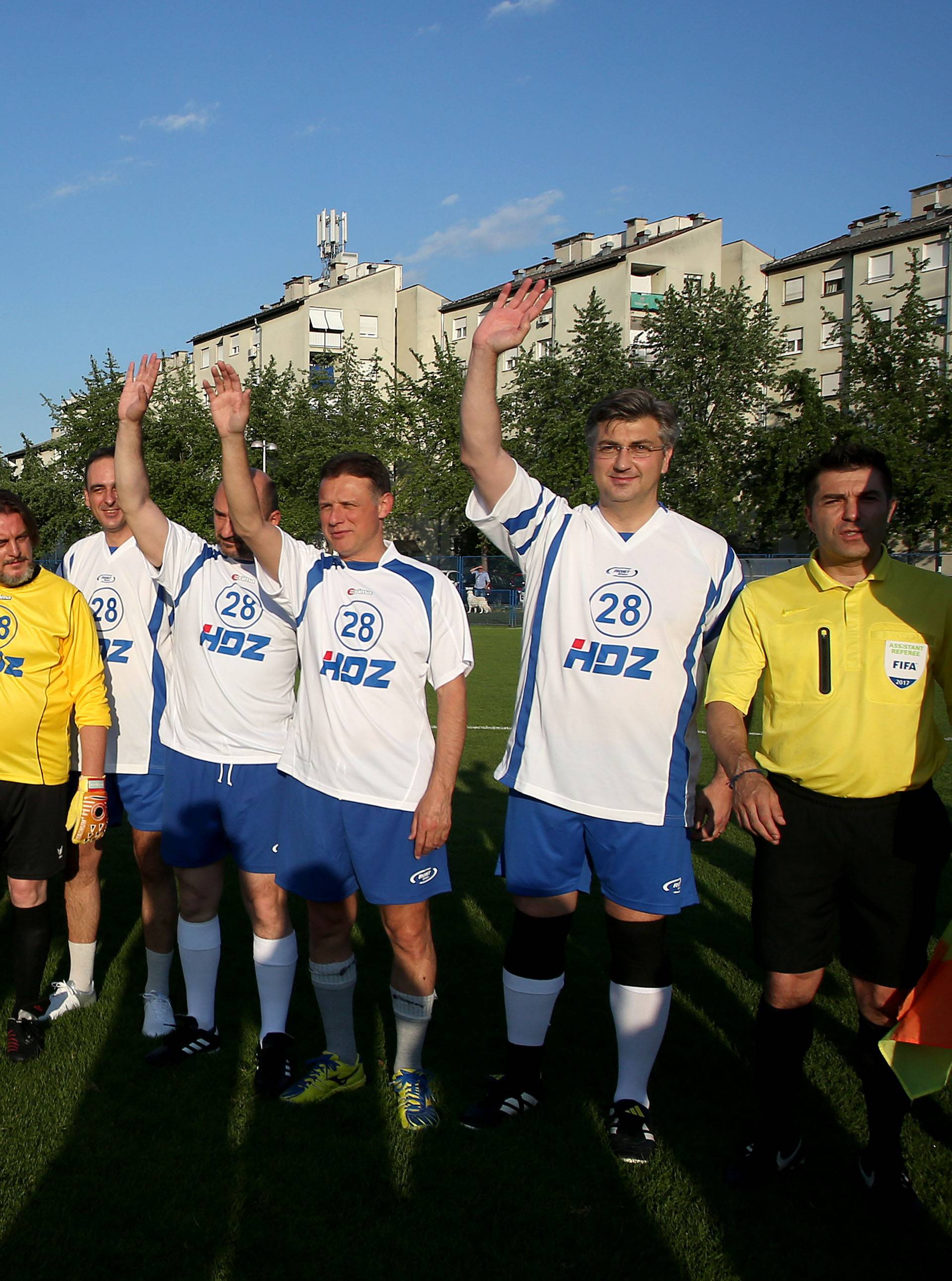 Proslavili obljetnicu pa zaigrali nogomet: HDZ-ovci na 'terenu'