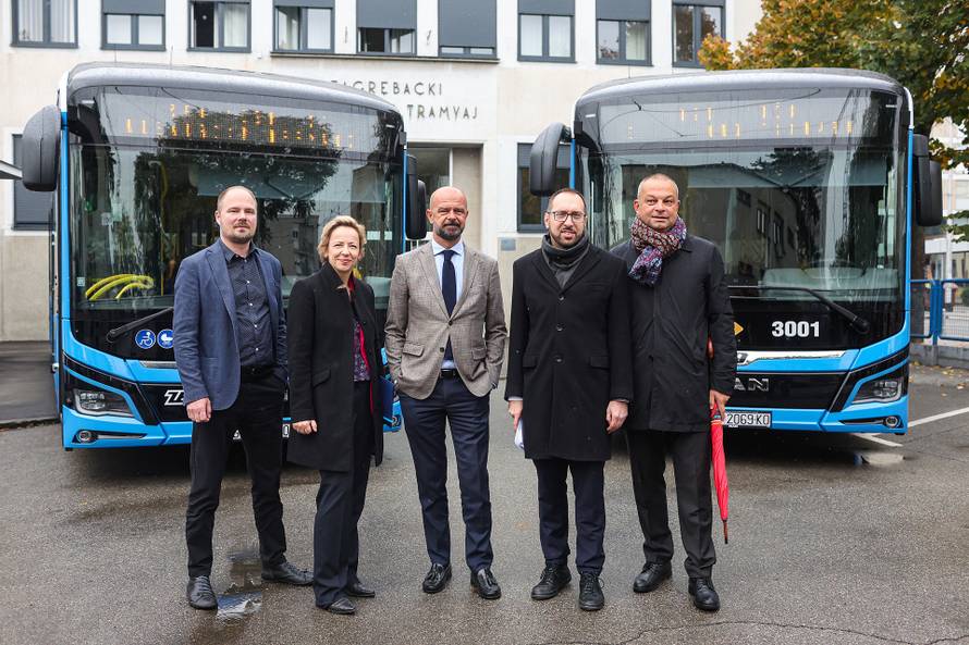 Tomaševi? i ZET predstavili nove niskopodne autobuse na elektri?ni pogon