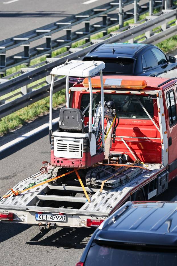 Zagreb: Gužve prema Jadranu, kolone vozila protežu se kilometrima