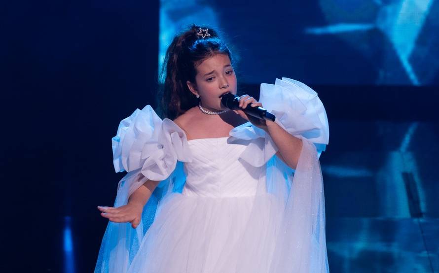 Ena Nižić oduševila Maju Šuput haljinom i proslavila rođendan: Nezaustavljiva i samopouzdana