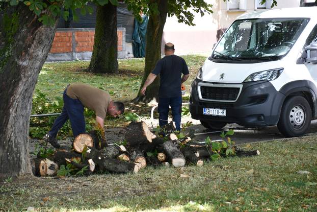 Jučer oluja, pijavice, uništeni auti: Ide nova ciklona iz Italije! Upalili žuti alarm za nevrijeme