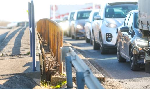 FOTO Buna u Sesvetama zbog obnove nadvo&zcaron;njaka: &lsquo;Bez plana smo u prometnom kaosu!&rsquo;