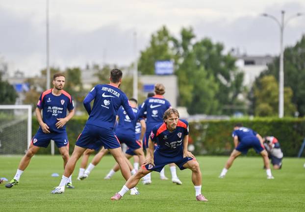 Zagreb: Hrvaski nogometni reprezetativci odradili trening na Maksimiru