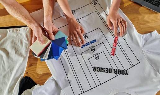 Vozilo, izlog, majica? Saznaj gdje sve mo&zcaron;e&scaron; isprintati i to po svojoj mjeri!"