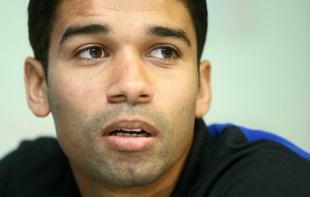 Rio de Janeiro: 25.02.1983. ro?en Eduardo da Silva