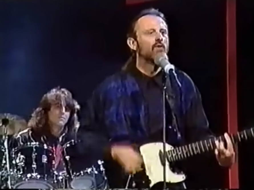 Štulić 'probudio' kultni klasik: Nova verzija 'Bez mene' je vani!