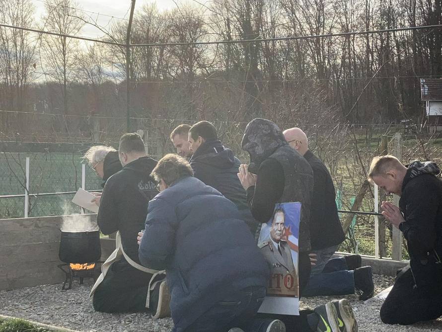 Jan Kerekeš: 'Nakon objave na kojoj klečimo pred gulašom primio sam brojne prijetnje'