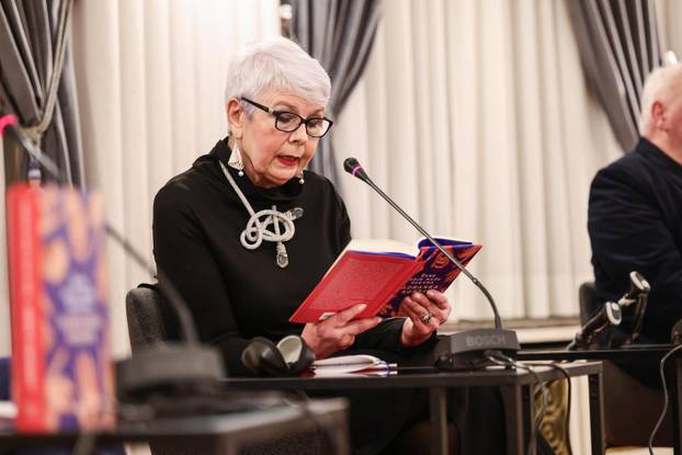 Zagreb: Promocija knjige Žene koje mašu rukama Jadranke Kosor