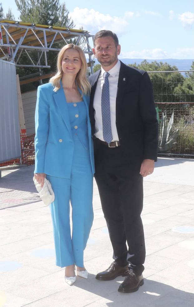 Split: Tomislav &Scaron;uta stigao na glasovanje u dru&scaron;tvu supruge