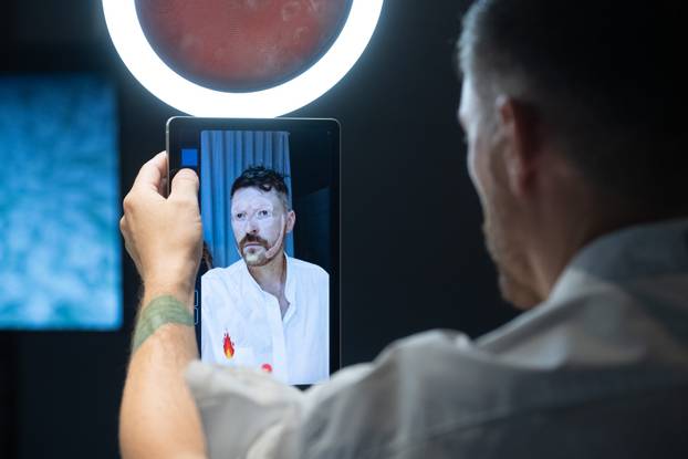 Zagreb: Otvorenje izložbe Skin(s)care - između njege i nasilja