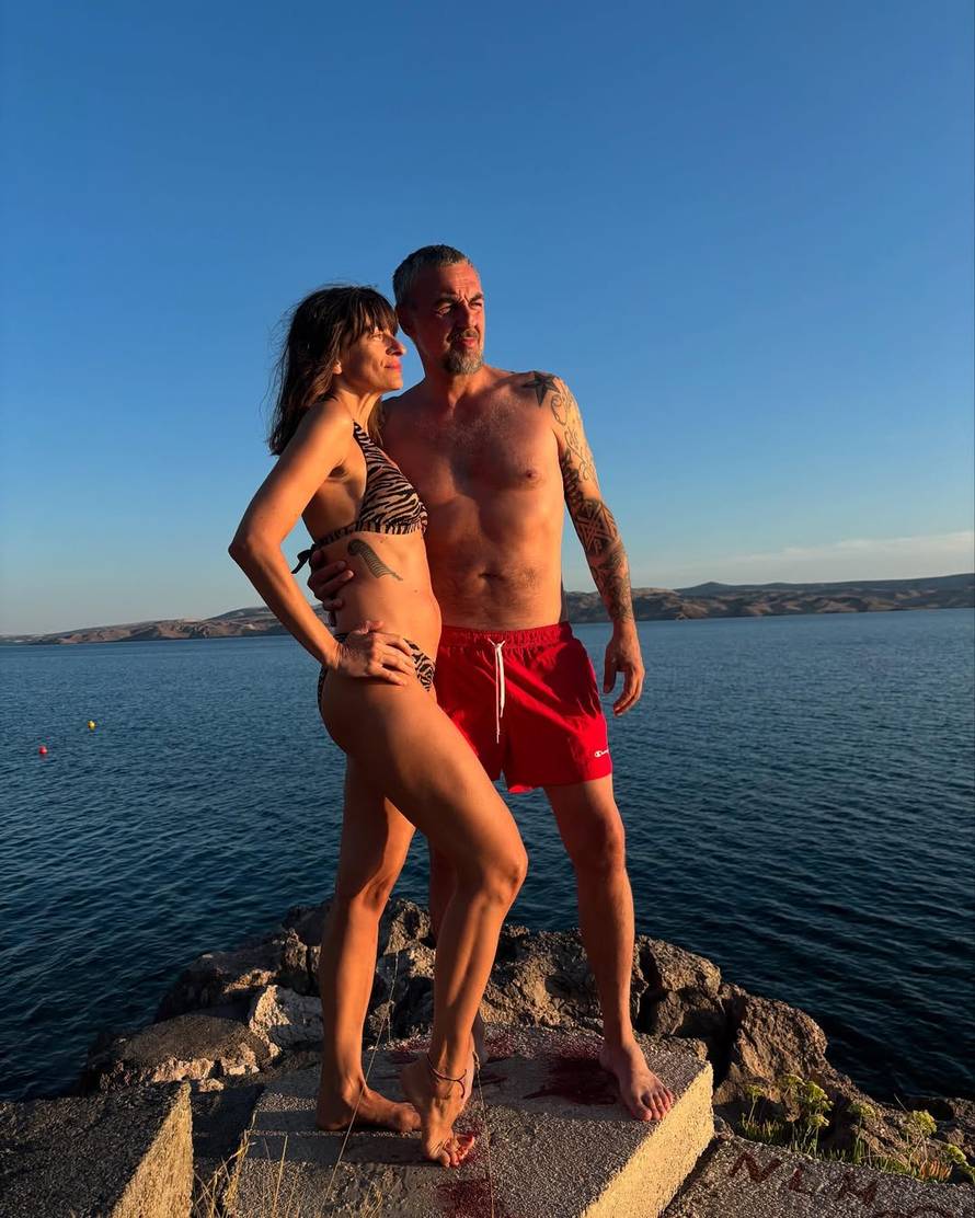 Sandi rijetko dijeli obiteljske fotografije, ali ova sa suprugom sve je osvojila! 'Predivan par'