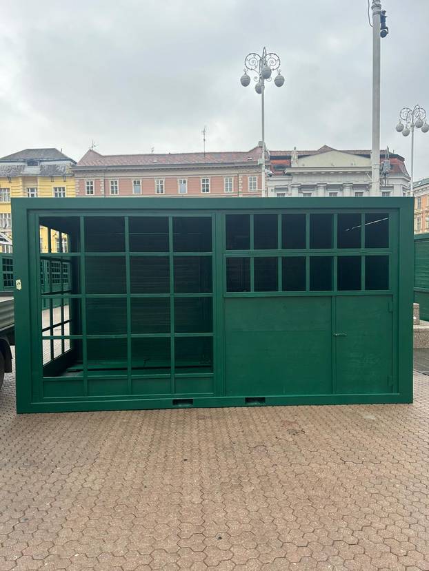 FOTO Ovo su adventske kućice na trgu, kako vam izgledaju?