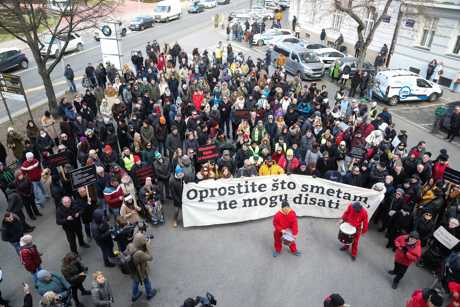 Prosvjed "Oprostite što smetam, ne mogu disati"