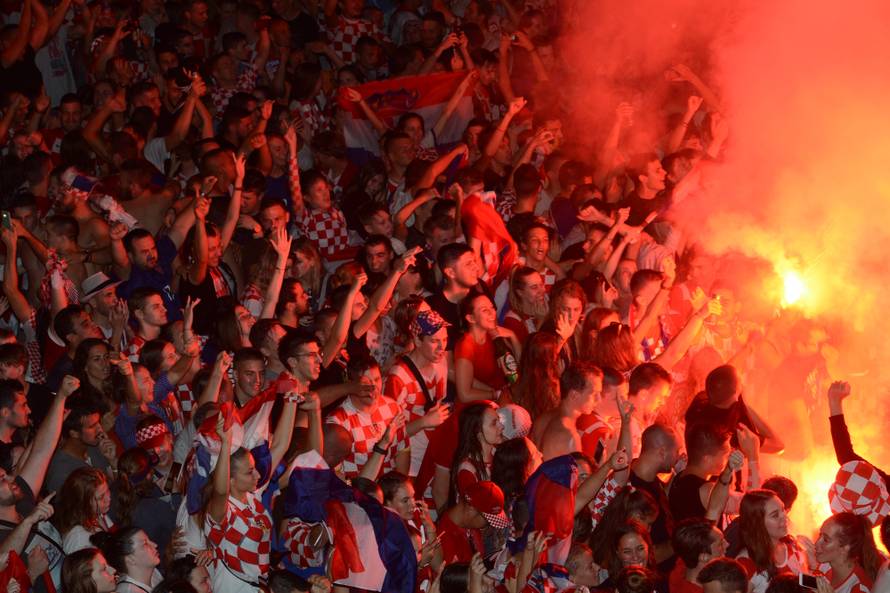 Pula: Ni kiÅ¡a nije omela gledanje polufinalne utakmice izmeÄu Hrvatske i Engleske