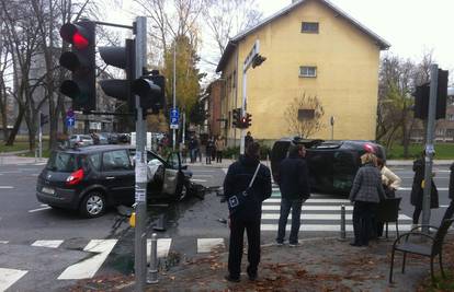 Zagreb: Sudarila se dva auta, srećom nitko nije ozlijeđen