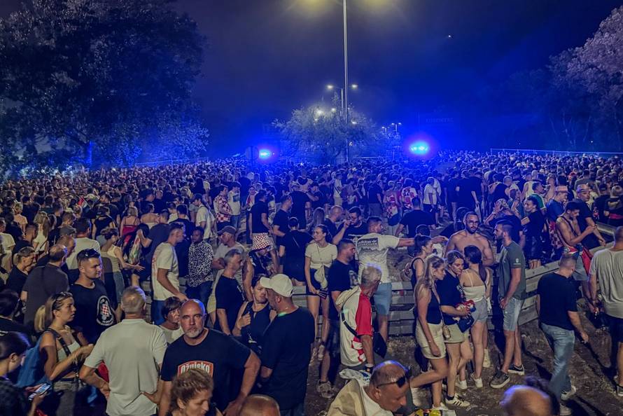 Zagreb: Veliki zastoj na Mostu slobode nakon Thompsonovog koncerta, ljudi stoje ne mjestu