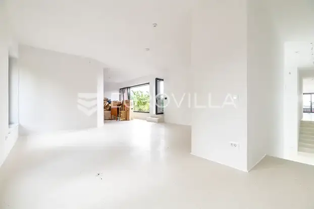 FOTO Nikolina Pišek još uvijek nudi vilu u Zagrebu! Najam bio skočio na 8000 €. Zavirite u nju